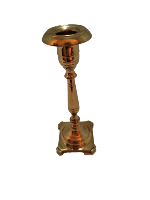 Castiçal dourado em metal